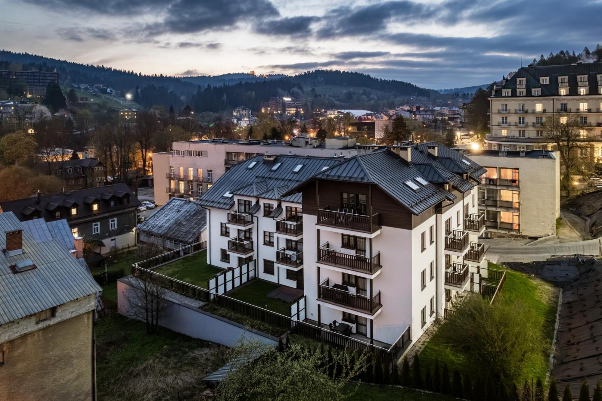 Apartamenty Sun & Snow Centrum Cicha クリニツァ・ズドルイ エクステリア 写真